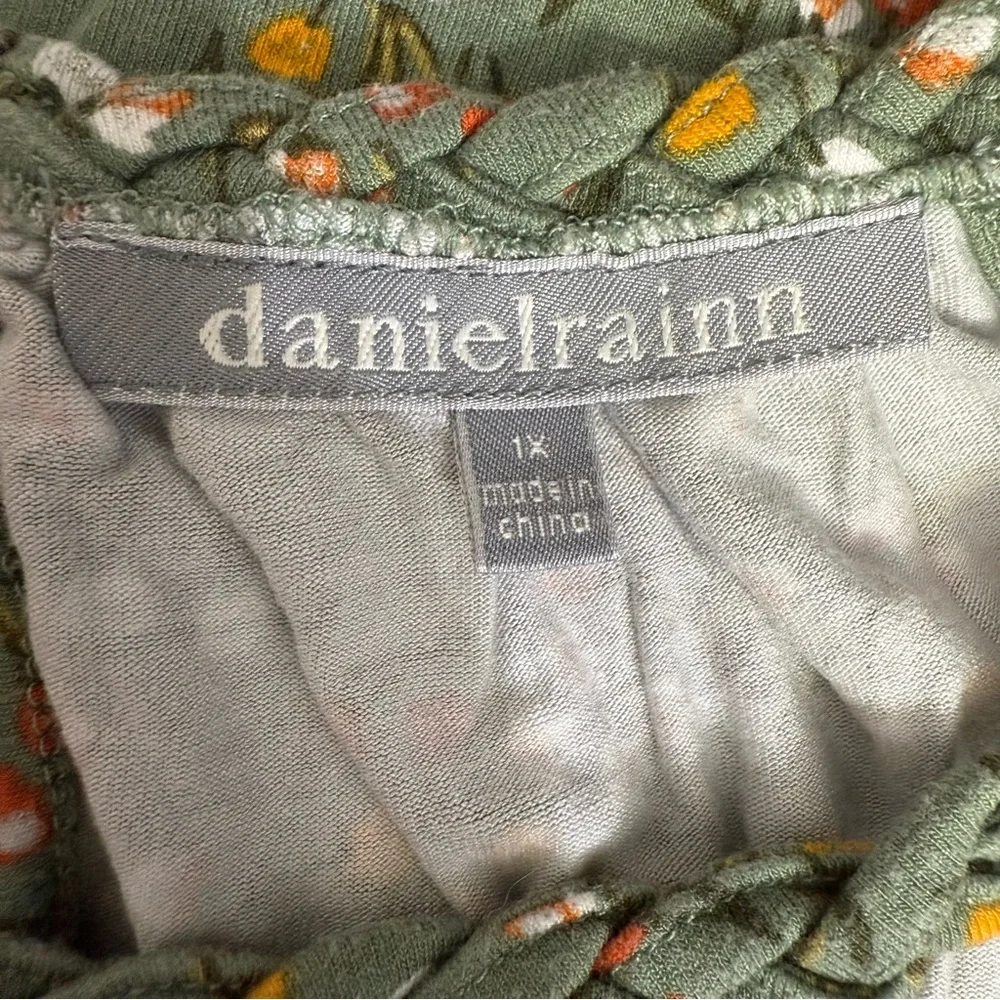 Daniel Rainn Kitura keyhole detail halter knit top size 1X - Picture 6 of 8